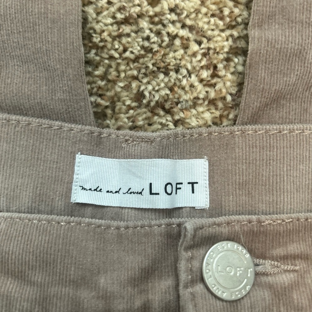Loft High wasted skinny corduroy tan pants size 8 excellent condition worn once